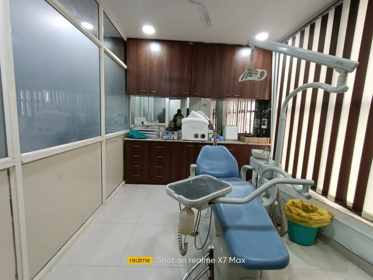 Clinic dental and procedure room